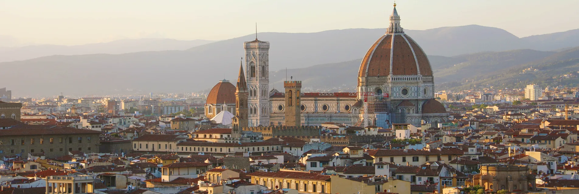 Vue de la piscine de l'hôtel à Florence
