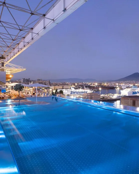 ROMEO Napoli, photo 1